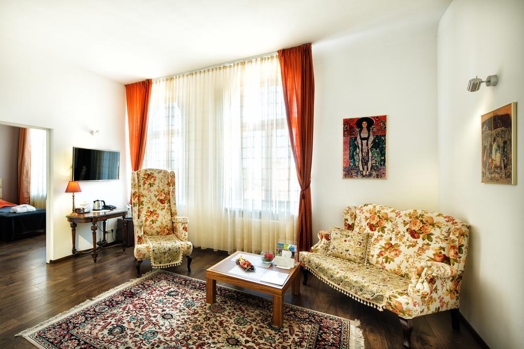 City Hotel Teater Riga Ngoại thất bức ảnh