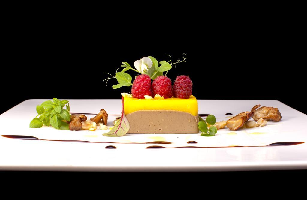 City Hotel Teater Riga Ngoại thất bức ảnh